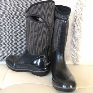 BOGS winter tall women’s boots (-40 degrees)